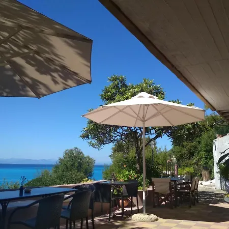 Ostria Πανσιόν Άγιος Νικήτας