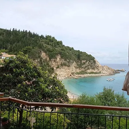 Ostria * Áyios Nikítas